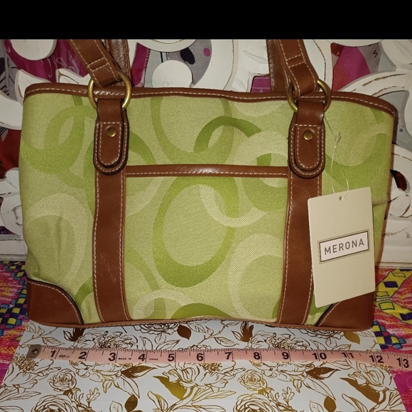 NEW! BEAUTIFUL SHOULDER BAG NWT - Picture 1 of 6